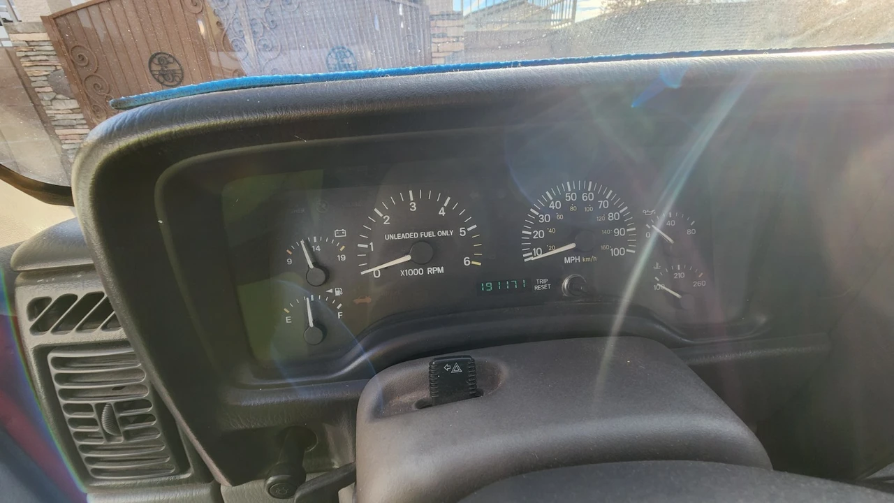 1998 Jeep XJ Cherokee - Image 10 of 21