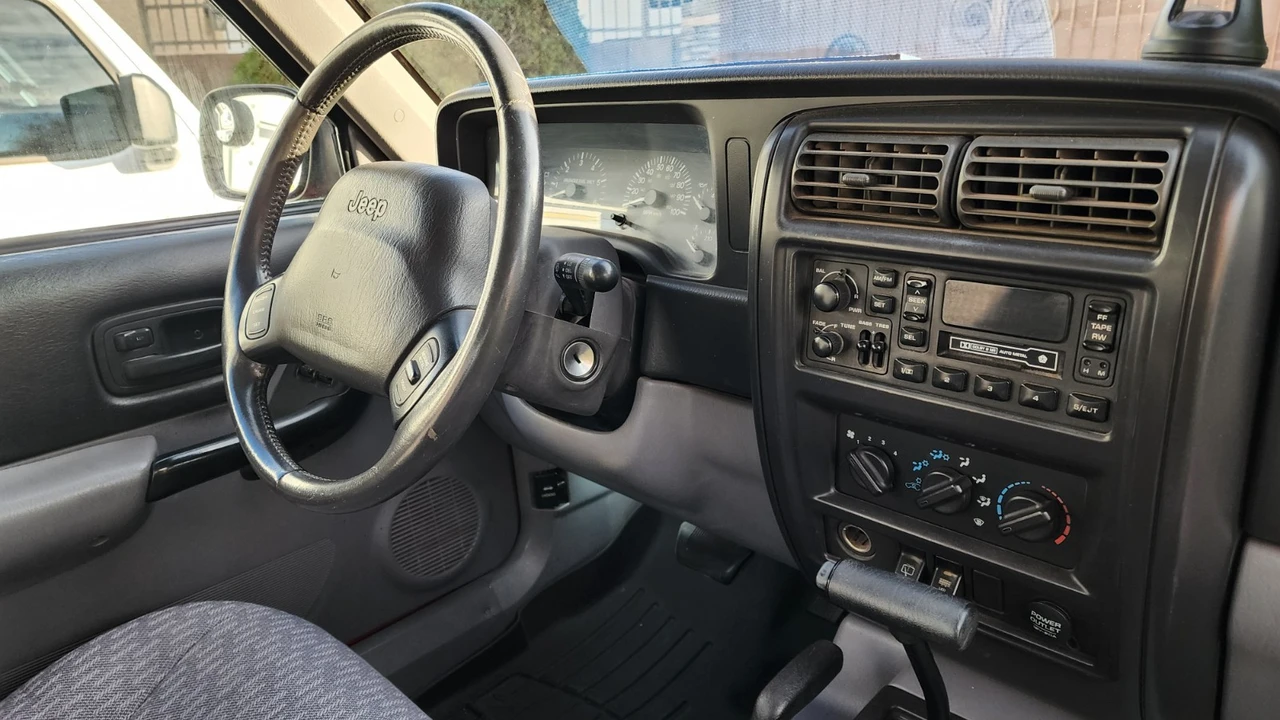 1998 Jeep XJ Cherokee - Image 11 of 21