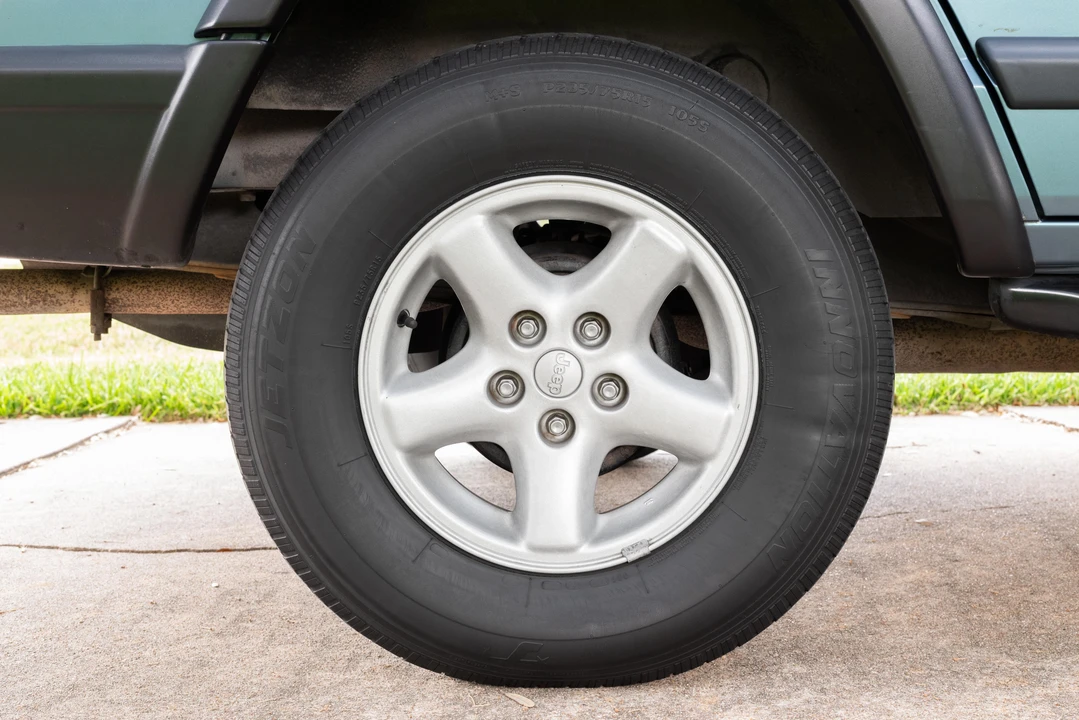 1998 Jeep XJ Cherokee - Image 19 of 31
