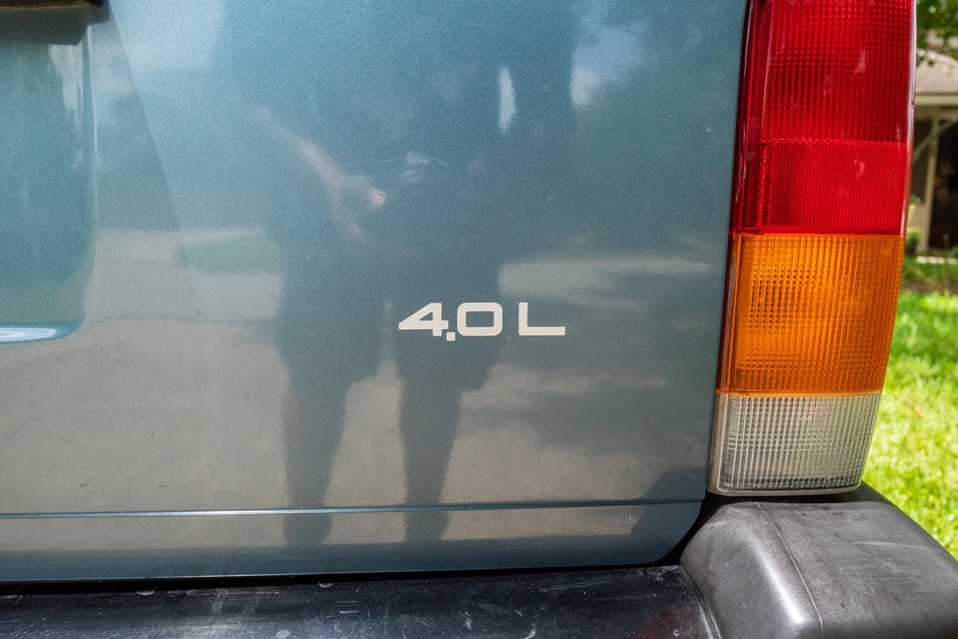 1998 Jeep XJ Cherokee - Image 14 of 31