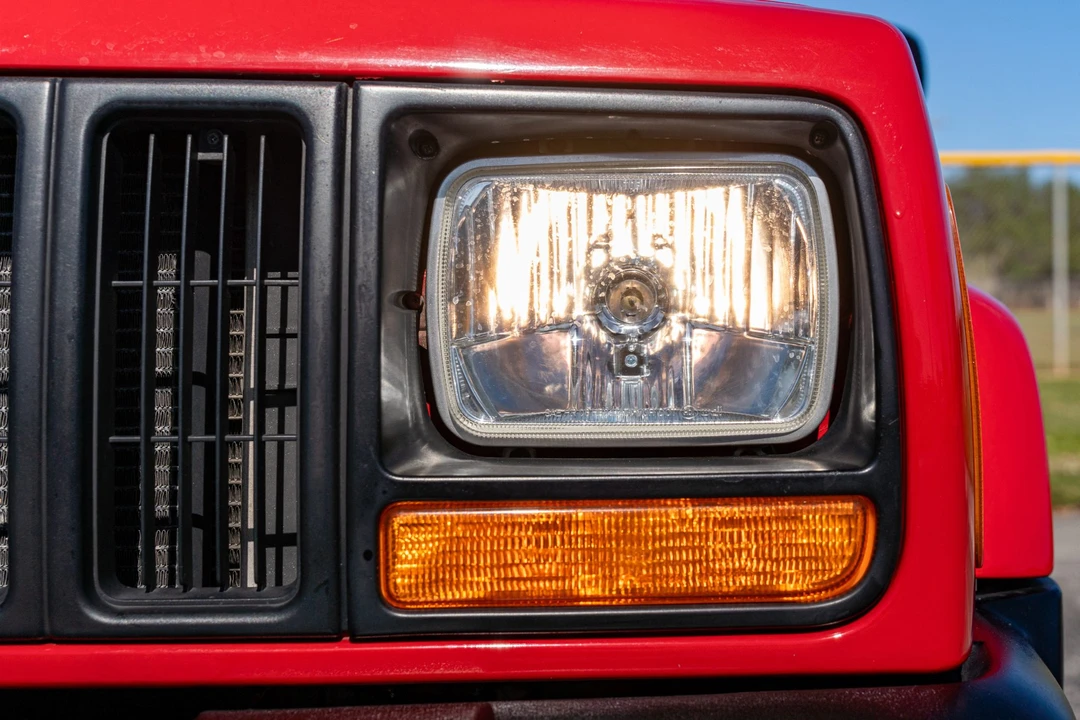1998 Jeep XJ Cherokee - Image 15 of 31