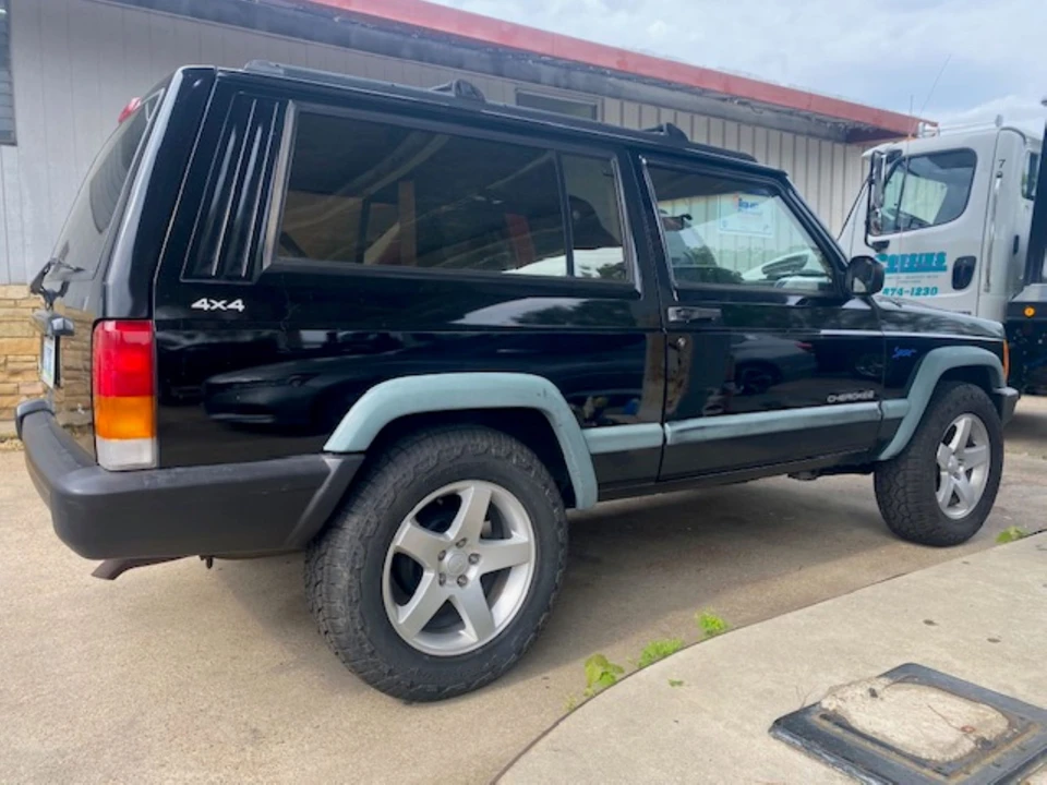 1998 Jeep XJ Cherokee - Image 9 of 31