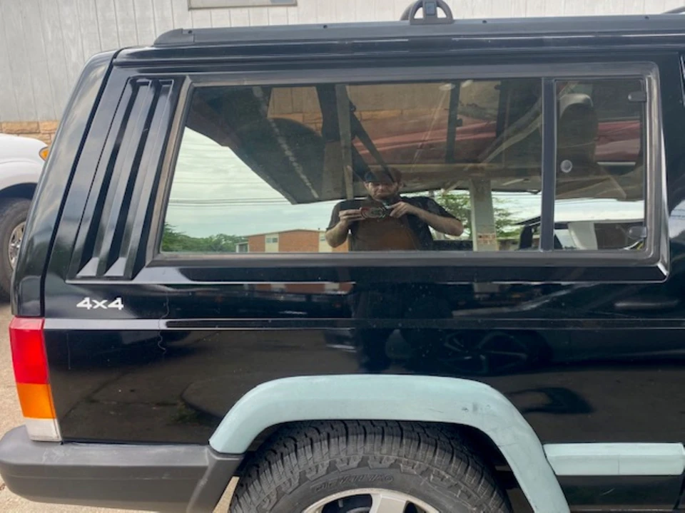 1998 Jeep XJ Cherokee - Image 26 of 31
