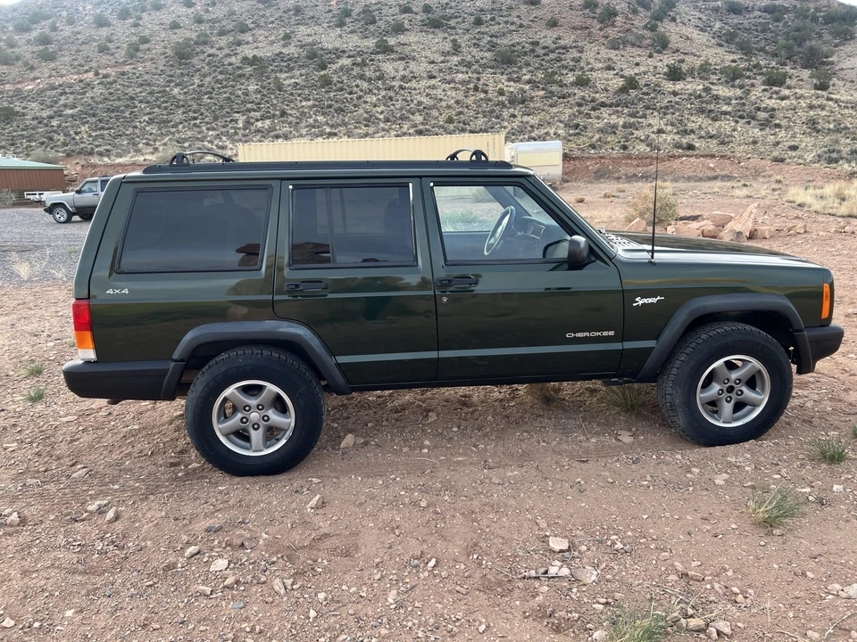 1998 Jeep XJ Cherokee - Image 14 of 31