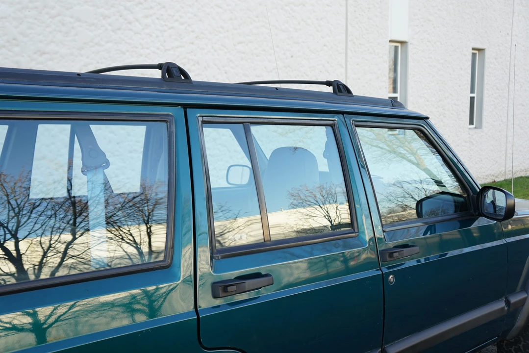 1998 Jeep XJ Cherokee - Image 28 of 31