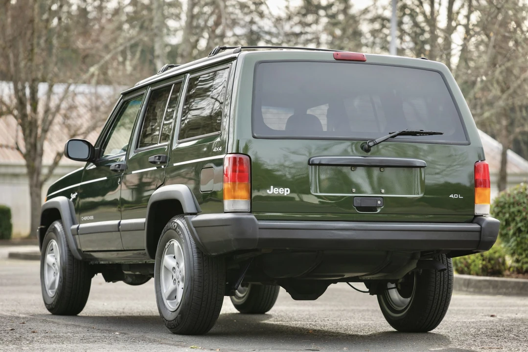 1998 Jeep XJ Cherokee - Image 15 of 31