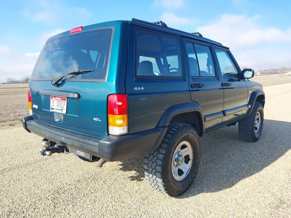 1998 Jeep XJ Cherokee - Image 2 of 31