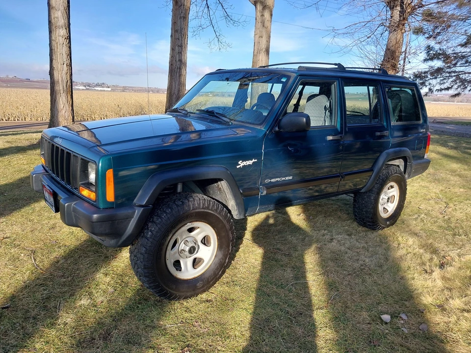 1998 Jeep XJ Cherokee - Image 10 of 31