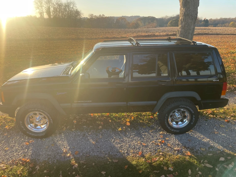 1998 Jeep XJ Cherokee - Image 5 of 31