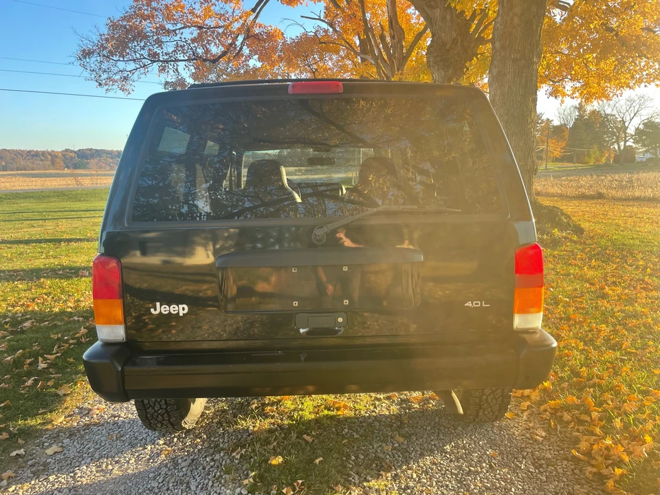 1998 Jeep XJ Cherokee - Image 9 of 31