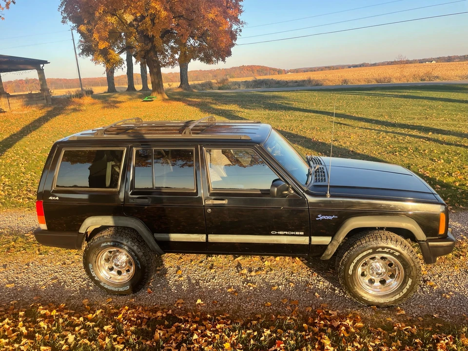 1998 Jeep XJ Cherokee - Image 15 of 31