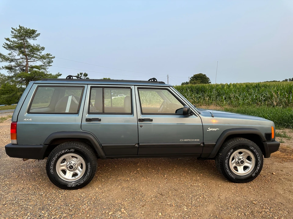 1998 Jeep XJ Cherokee - Image 19 of 31