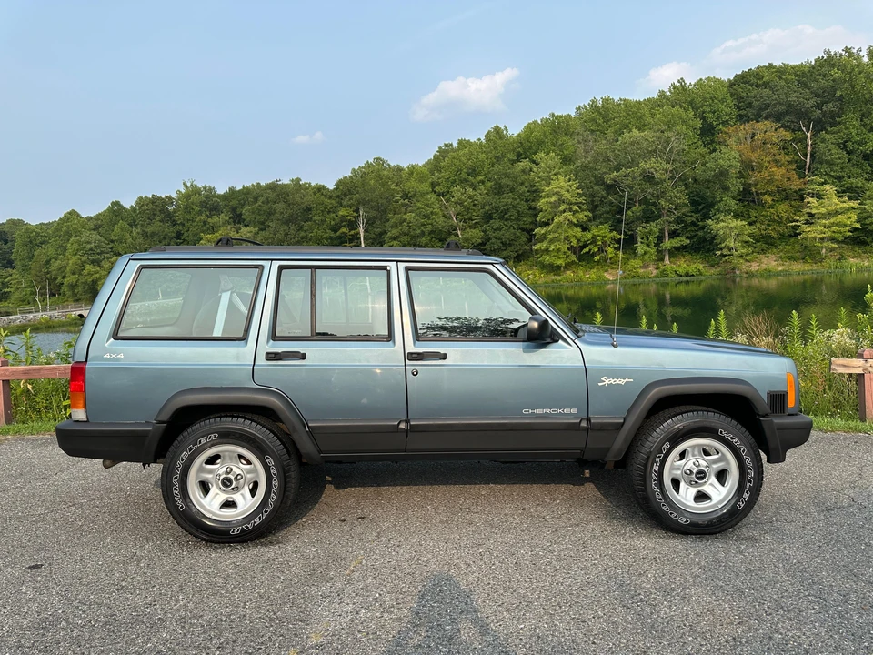 1998 Jeep XJ Cherokee - Image 18 of 31