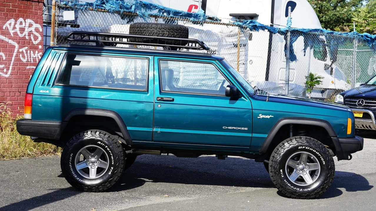 1998 Jeep XJ Cherokee - Image 24 of 31