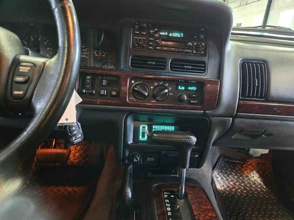 1998 Jeep ZJ Grand Cherokee - Image 14 of 17