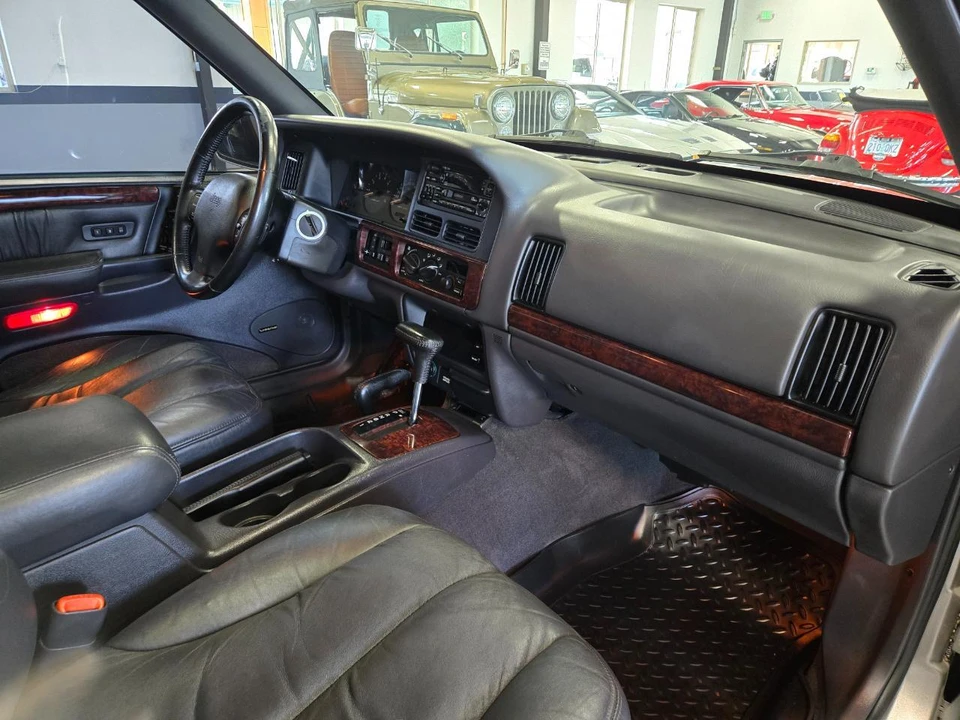 1998 Jeep ZJ Grand Cherokee - Image 11 of 17