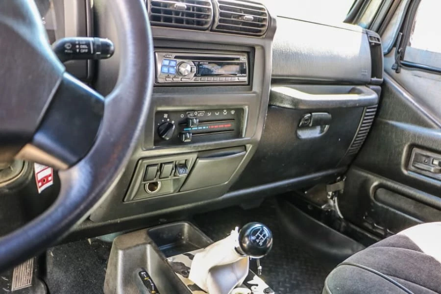1998 Jeep TJ Wrangler - Image 11 of 15