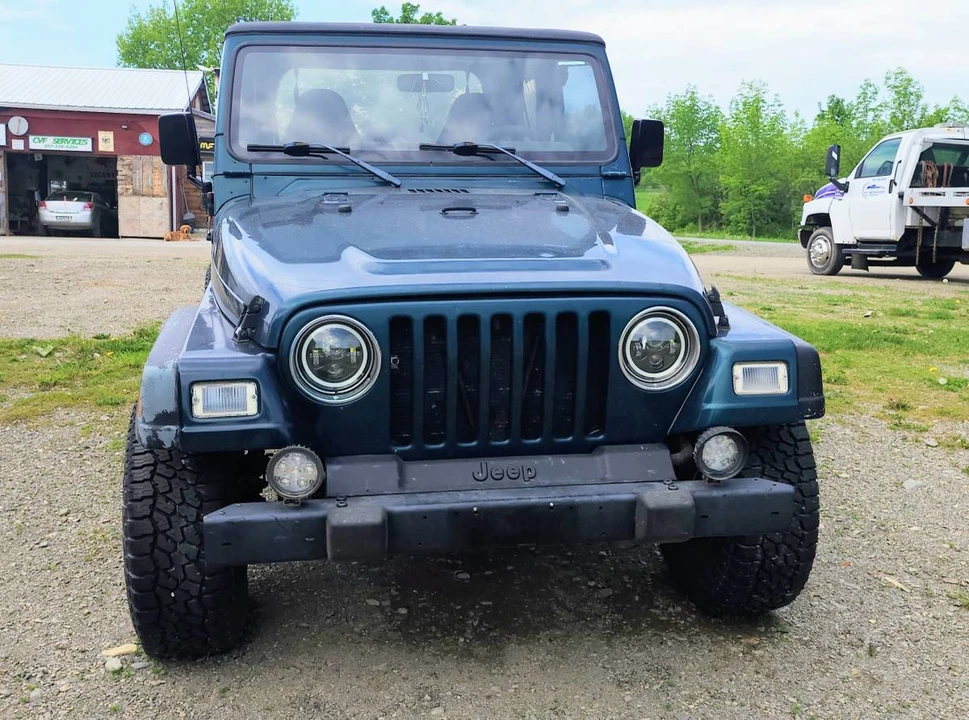 1998 Jeep TJ Wrangler - Image 3 of 4