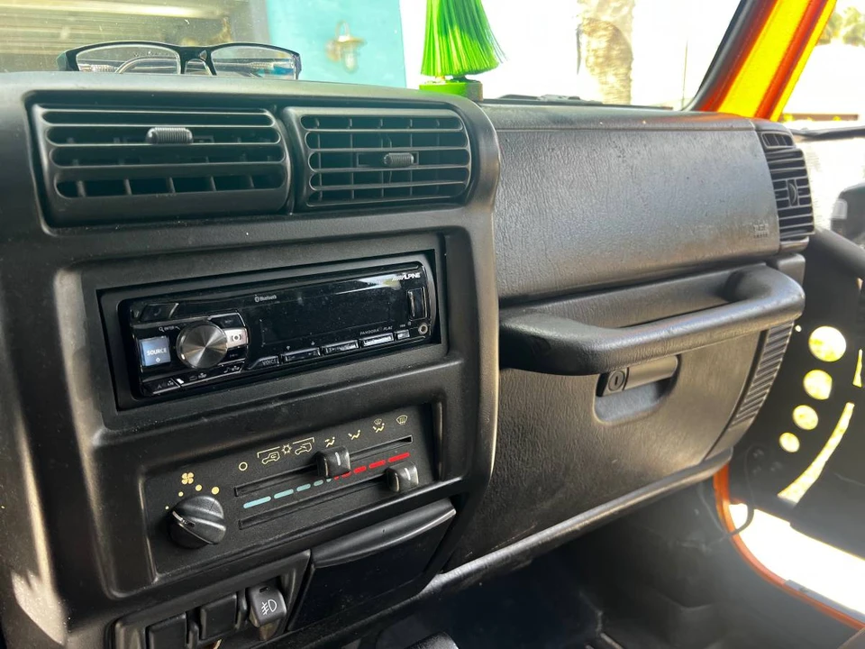 1998 Jeep TJ Wrangler - Image 10 of 14