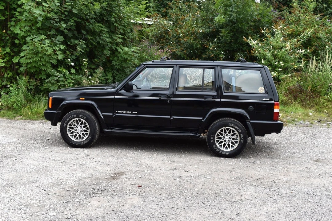 1998 Jeep XJ Cherokee - Image 11 of 30