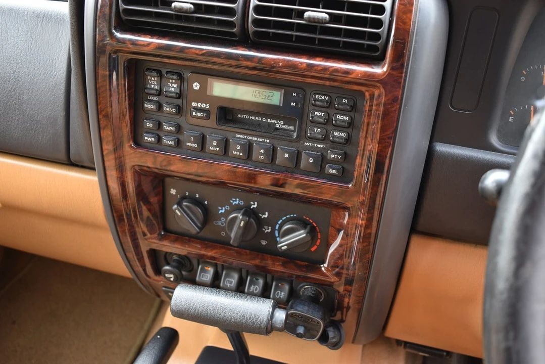 1998 Jeep XJ Cherokee - Image 24 of 30