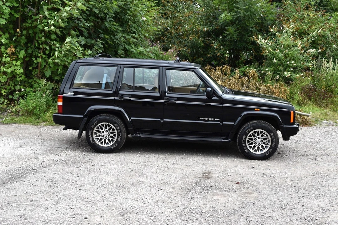 1998 Jeep XJ Cherokee - Image 10 of 30