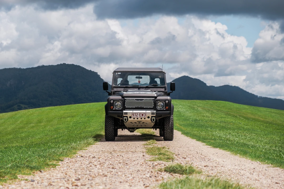 1998 Land Rover Defender 110 - Image 11 of 31