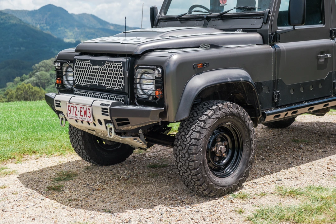 1998 Land Rover Defender 110 - Image 16 of 31