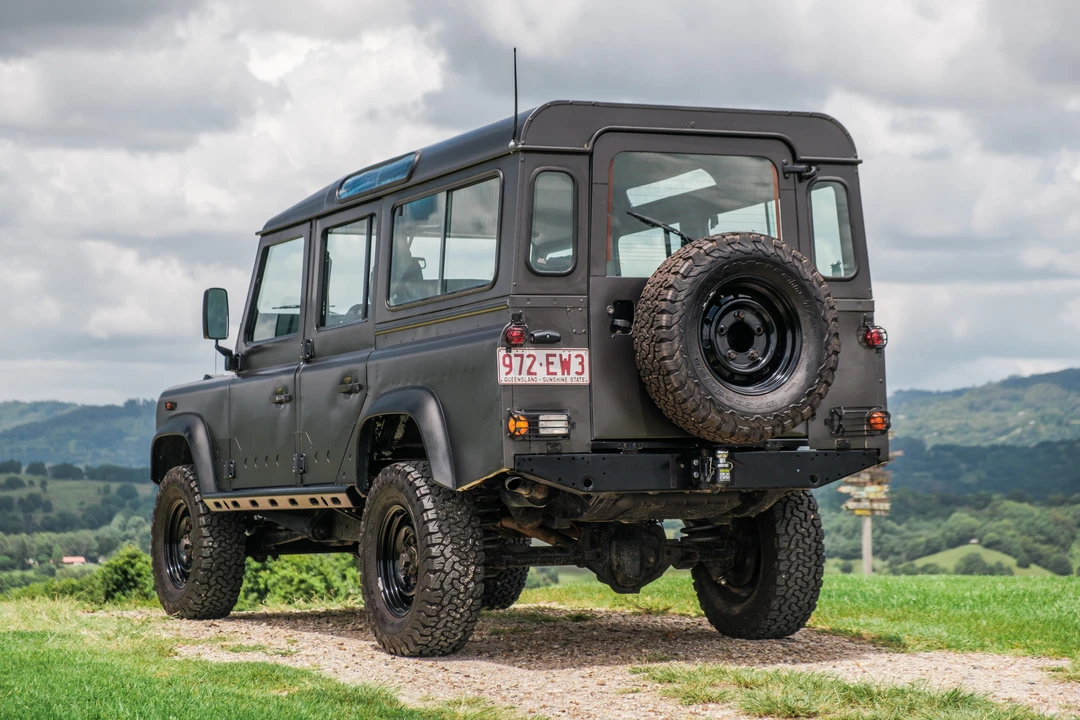 1998 Land Rover Defender 110 - Image 8 of 31