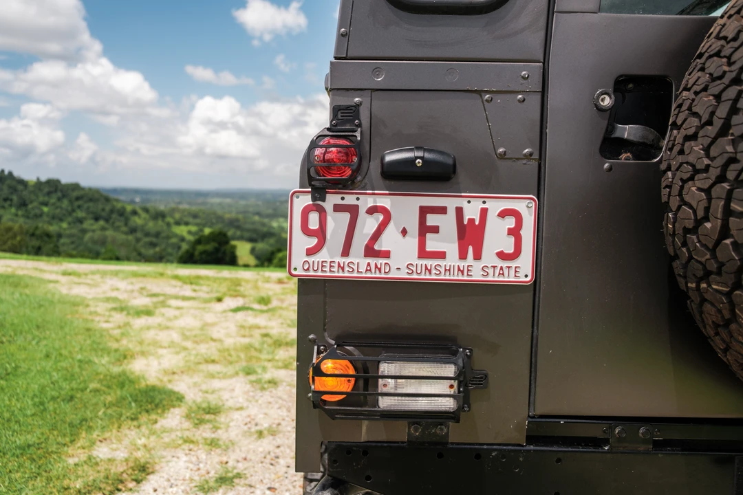 1998 Land Rover Defender 110 - Image 25 of 31