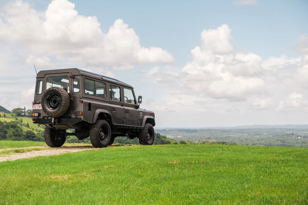 1998 Land Rover Defender 110 - Image 6 of 31