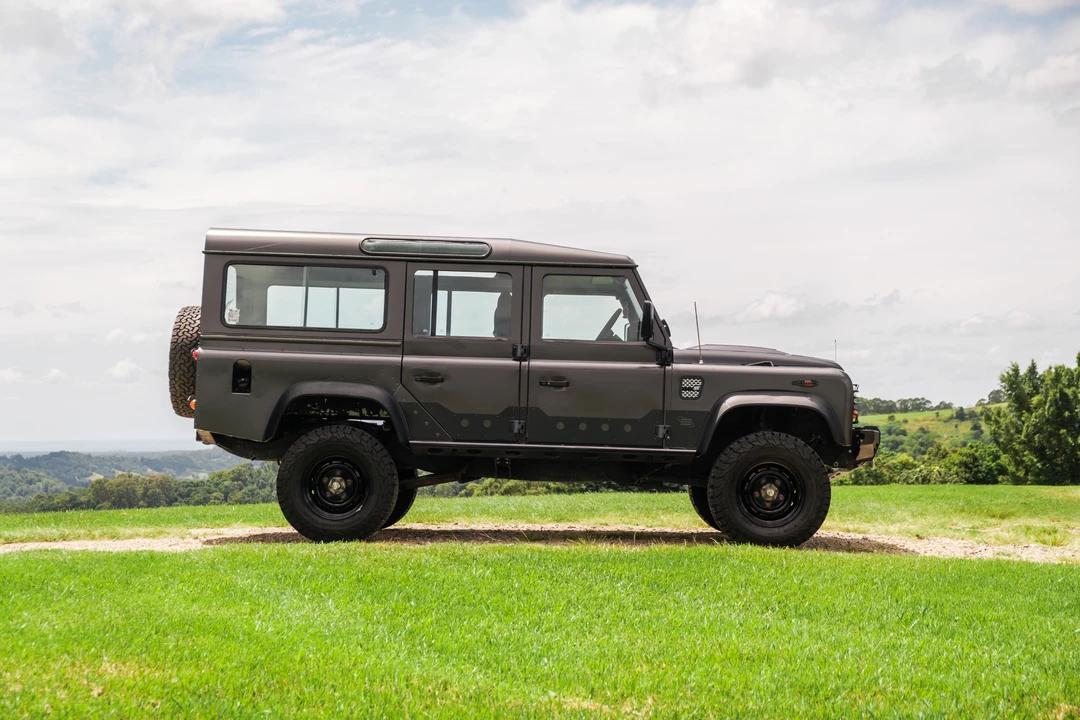 1998 Land Rover Defender 110 - Image 13 of 31