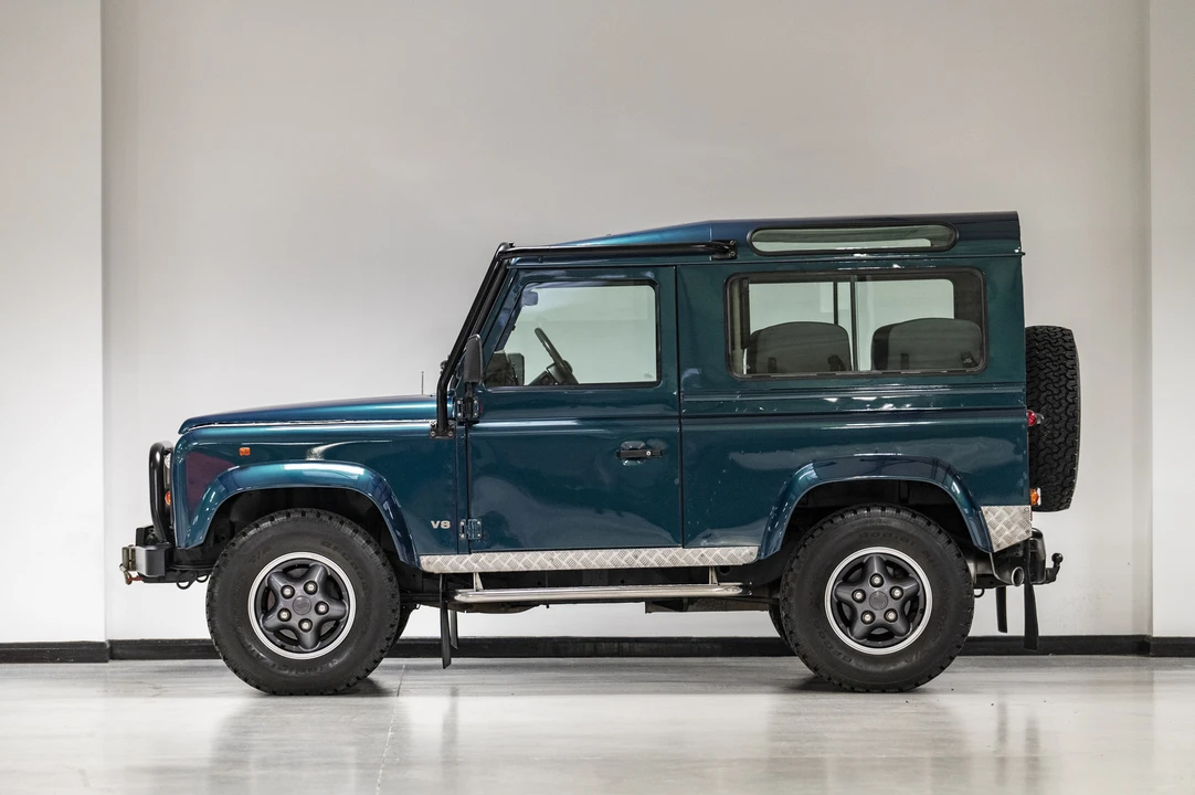 1998 Land Rover Defender 90 - Image 9 of 31