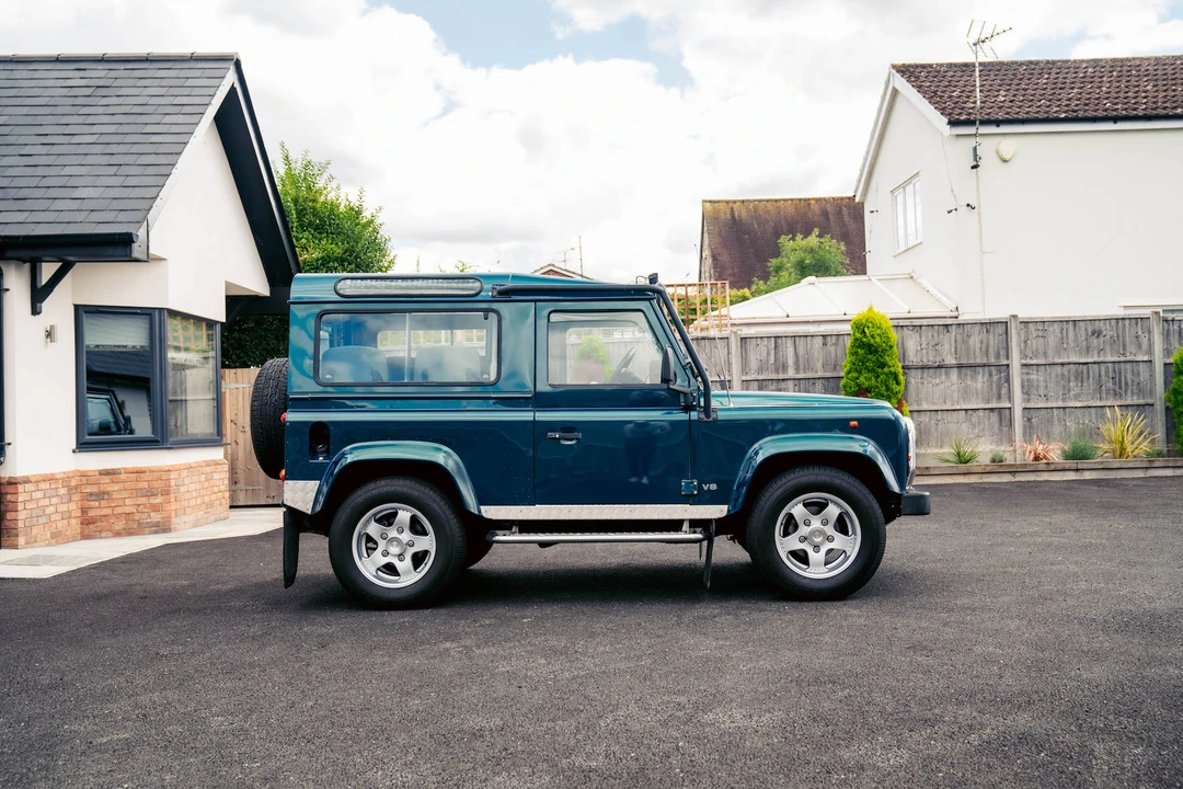 1998 Land Rover Defender 90 - Image 9 of 31