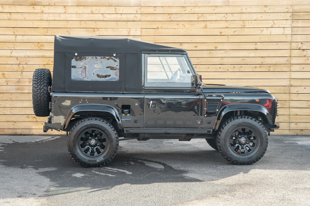 1998 Land Rover Defender 90 - Image 9 of 31