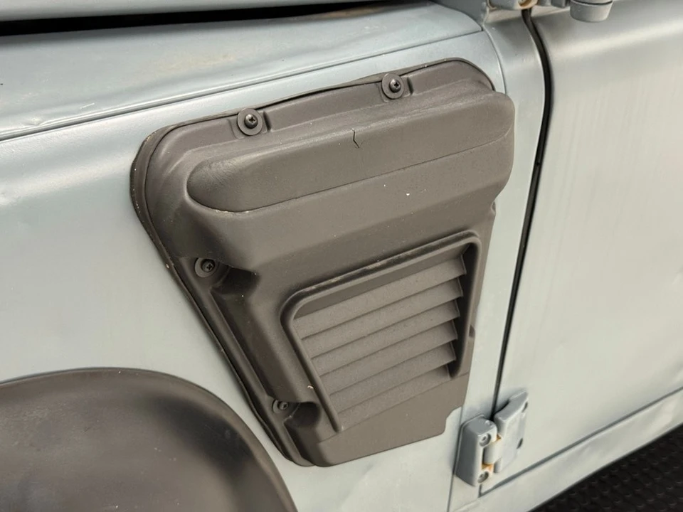 1998 Land Rover Defender 110 - Image 13 of 31