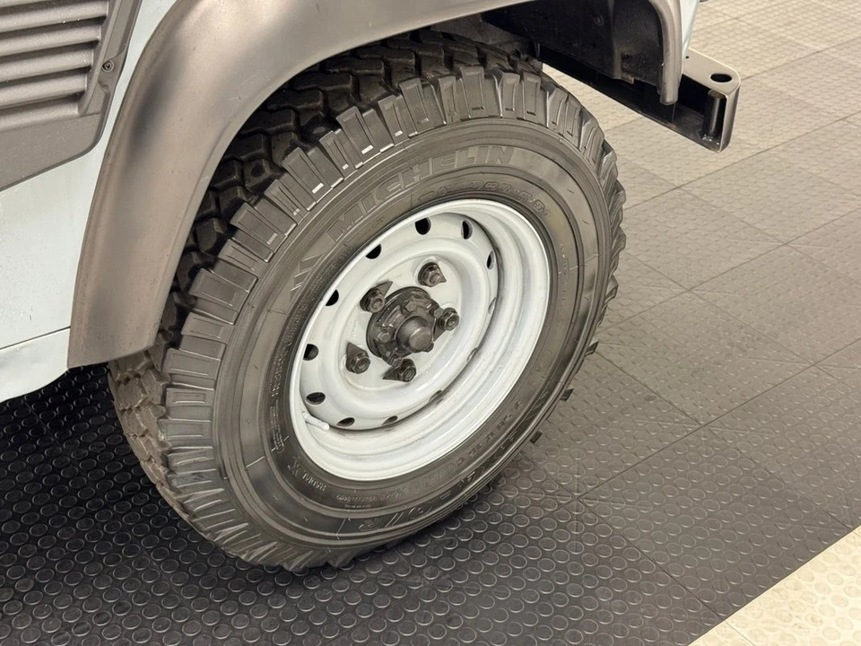 1998 Land Rover Defender 110 - Image 22 of 31