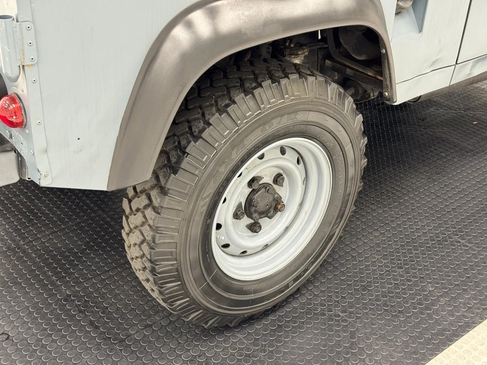 1998 Land Rover Defender 110 - Image 21 of 31