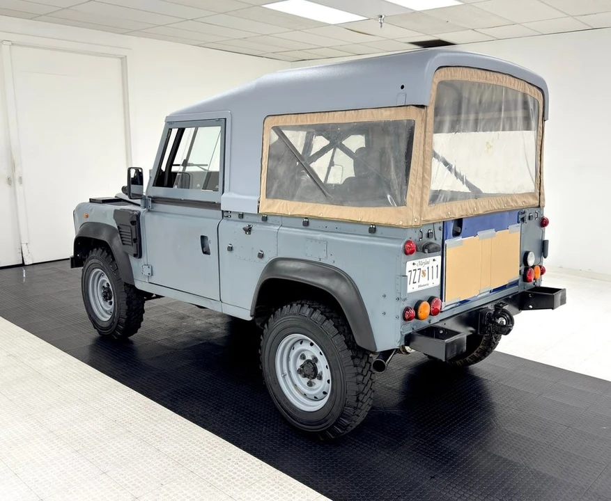 1998 Land Rover Defender 110 - Image 3 of 31