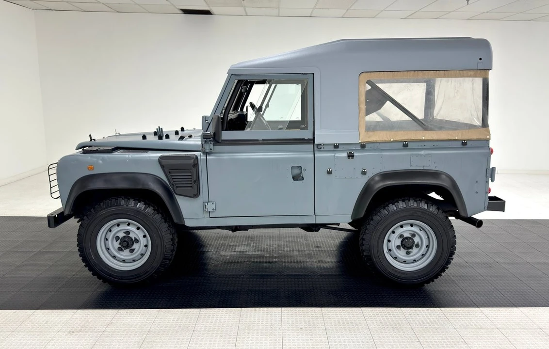 1998 Land Rover Defender 110 - Image 2 of 31