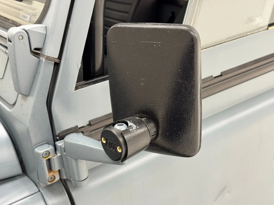 1998 Land Rover Defender 110 - Image 16 of 31
