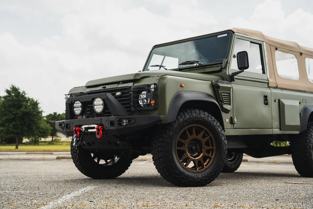 1998 Land Rover Defender 110 - Image 3 of 31