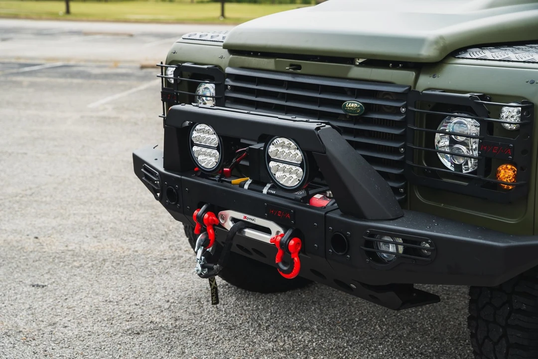 1998 Land Rover Defender 110 - Image 8 of 31