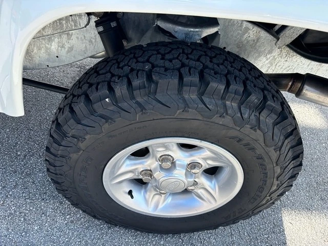 1998 Land Rover Defender 110 - Image 11 of 12