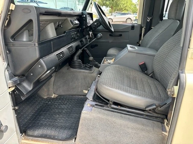 1998 Land Rover Defender 90 - Image 7 of 12