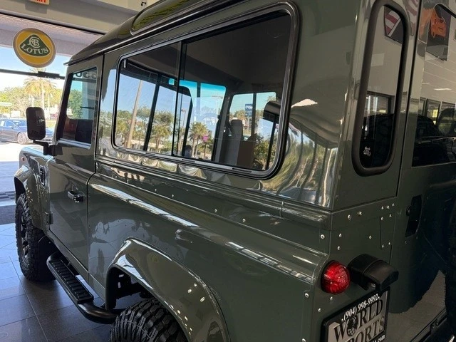 1998 Land Rover Defender 90 - Image 9 of 12