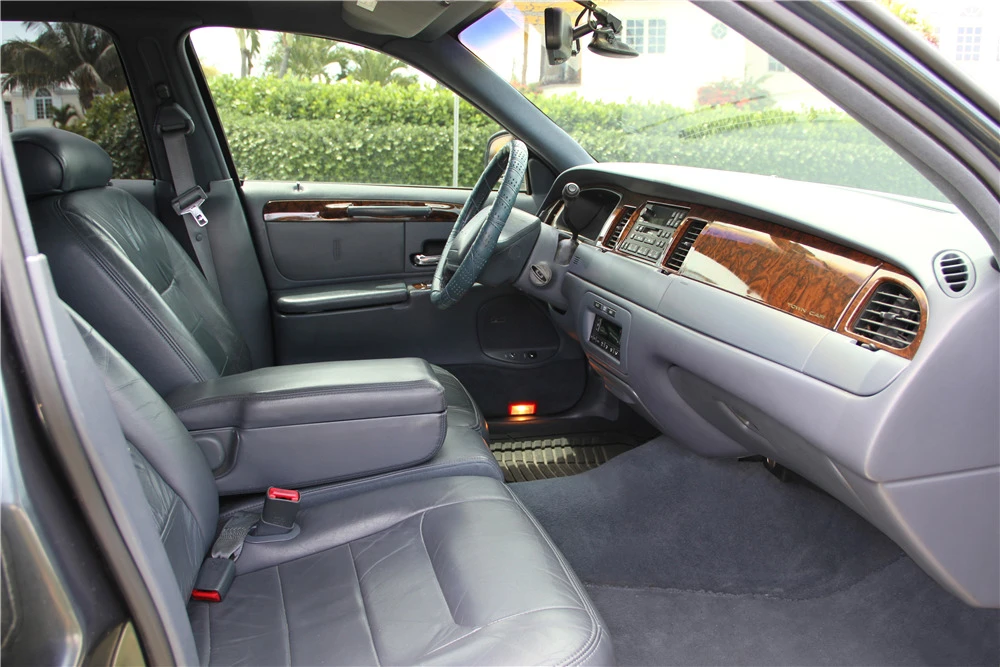 1998 Lincoln Town Car - Image 4 of 5