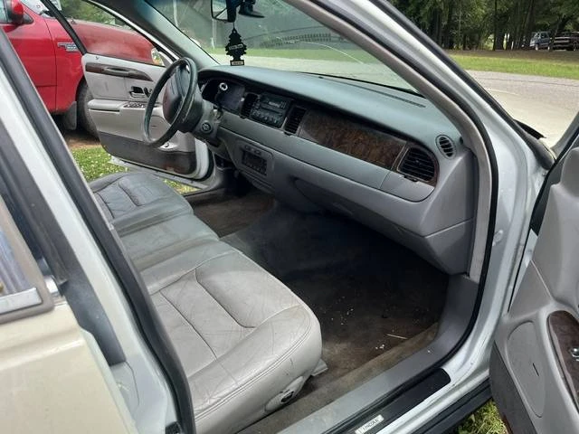 1998 Lincoln Continental 9th Gen - Image 6 of 9