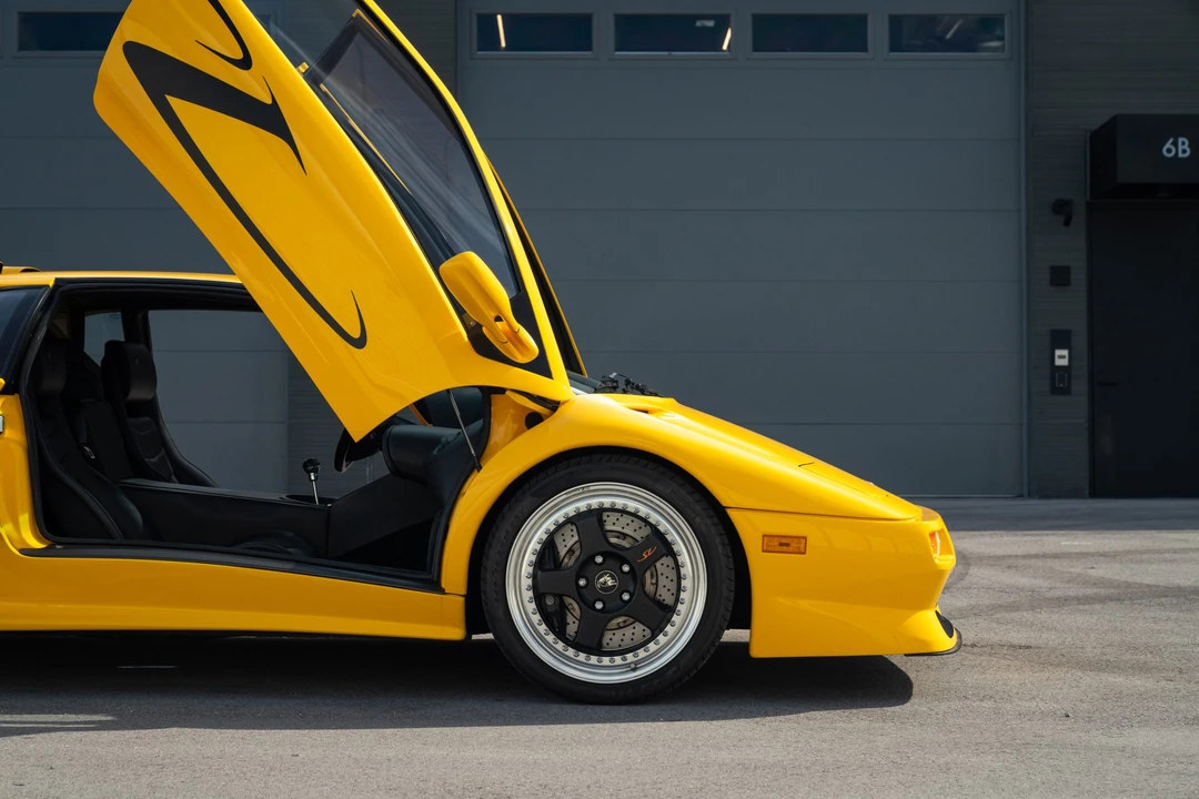 1998 Lamborghini Diablo SV - Image 24 of 31