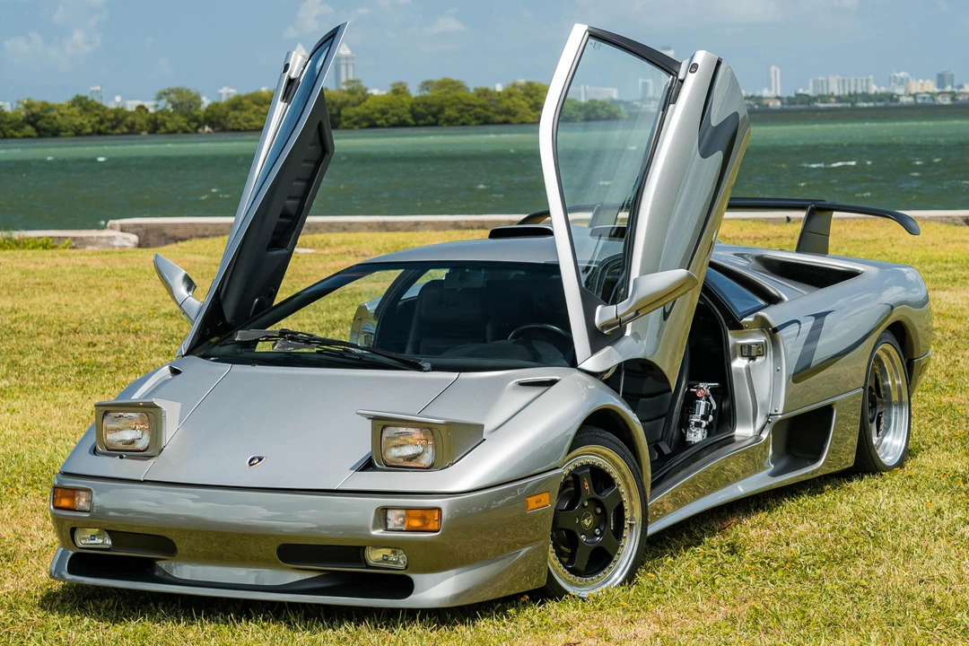 1998 Lamborghini Diablo SV - Image 2 of 31